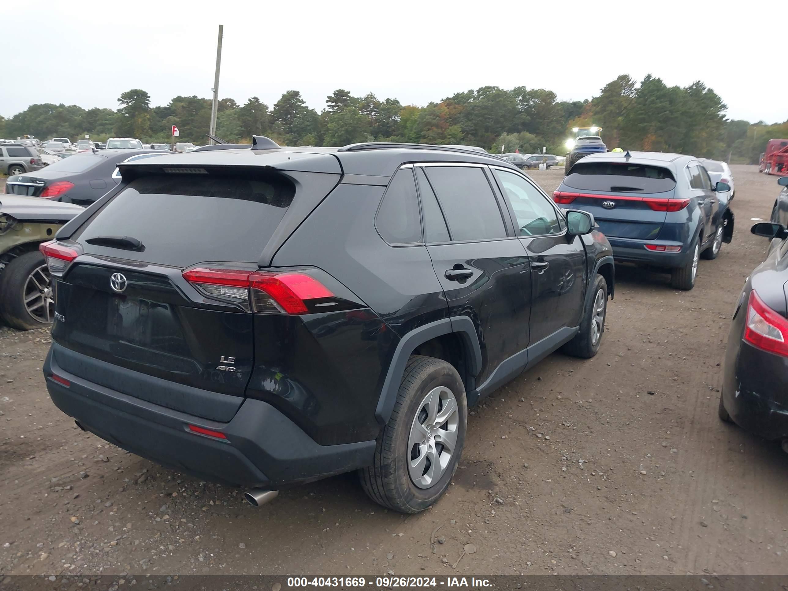 2019 TOYOTA RAV 4 — VIN 2T3F1RFV3KW018666 — photo 4